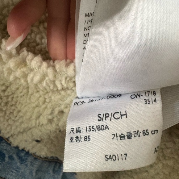 LEVI’S | Blue Denim Sherpa Jean Jacket with silver pocket details size small - Picture 5 of 6